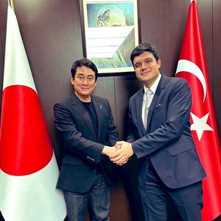 トルコ大使館にて大使と面会、打ち合わせ